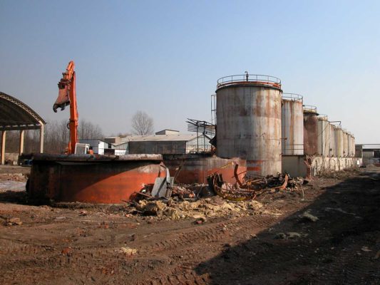 Bonifica e demolizione serbatoi ex stabilimento Irca - Cesano Maderno - Monza Brianza
