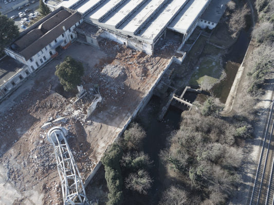 Ispezione visiva con drone - fotografie per ricostruzione 3D post demolizione torre piezometrica in area ex Tintotex - Parabiago - Milano