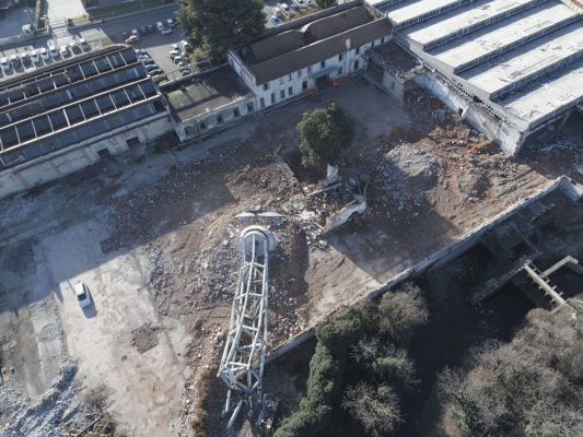 Raccolta immagini aeree con drone per ricostruzione 3D post demolizione torre piezometrica in area ex Tintotex - Parabiago - Milano